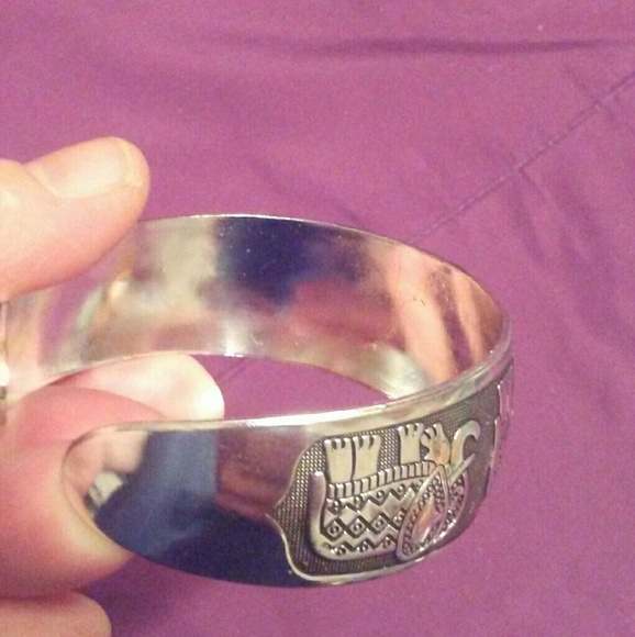 Tibetan silver adjustable Elephant bangle - Picture 3 of 8